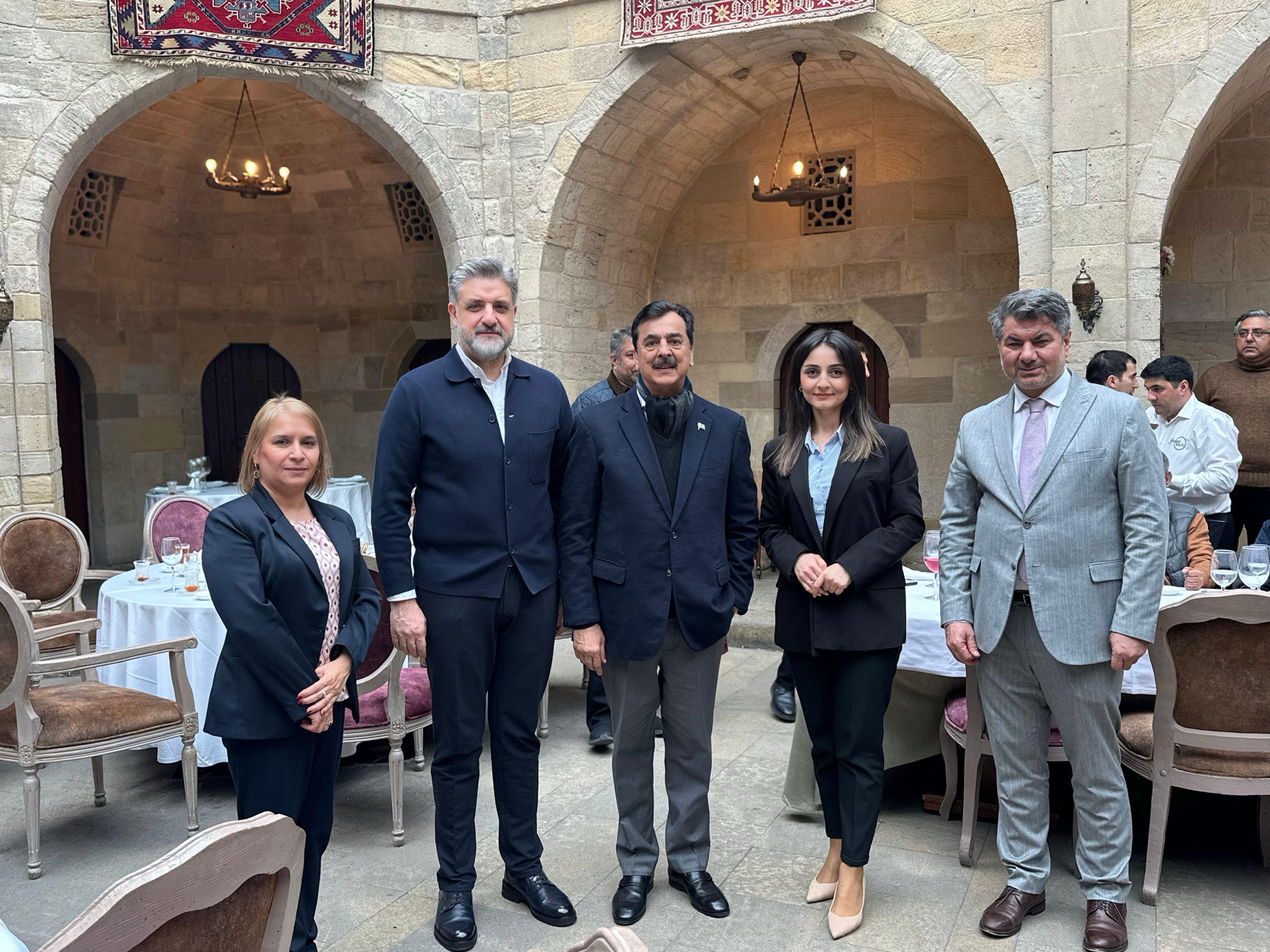 Türkiyə millət vəkilləri Türkiyə-Azərbaycan İş Adamları və Sənayeçiləri İctimai Birliyi (TÜİB) ilə bir araya gəldi.